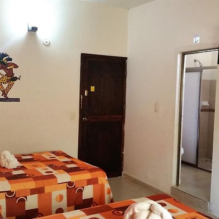Hotel D' Santiago Palenque Buitenkant foto