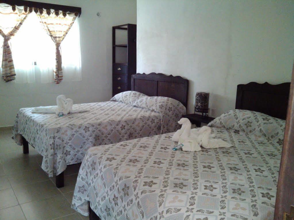 Hotel D' Santiago Palenque Buitenkant foto