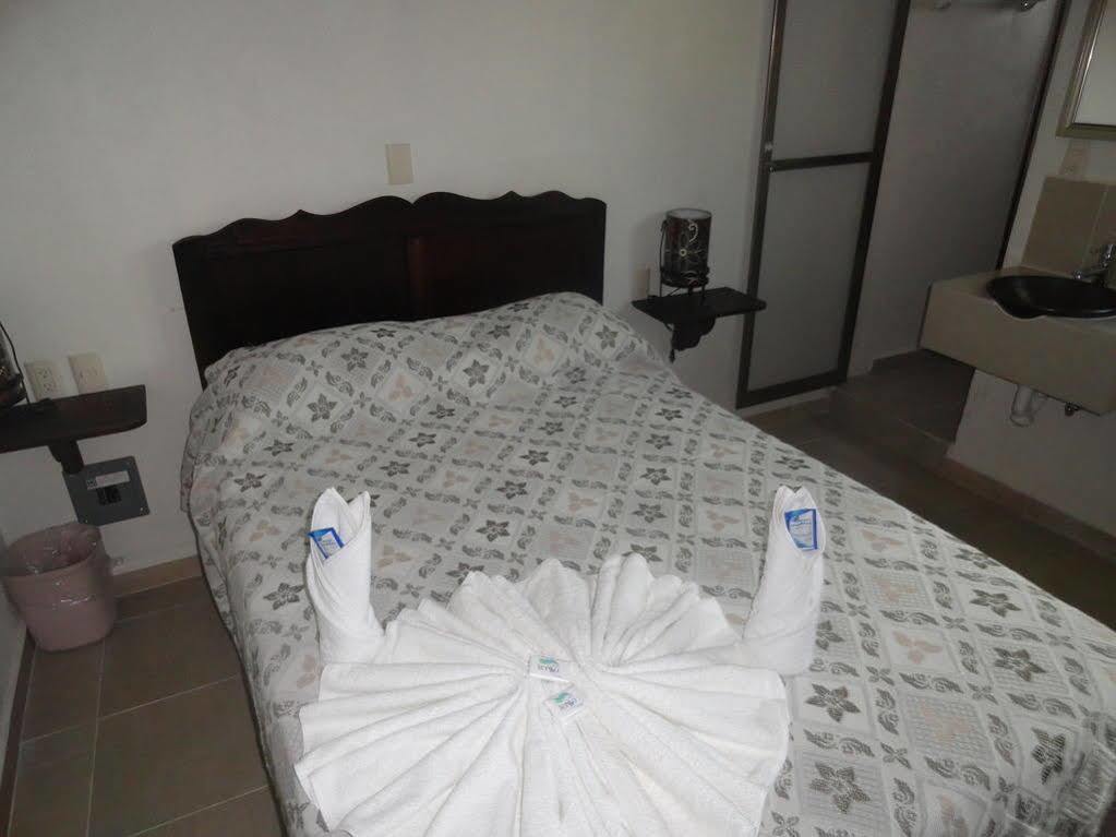 Hotel D' Santiago Palenque Buitenkant foto