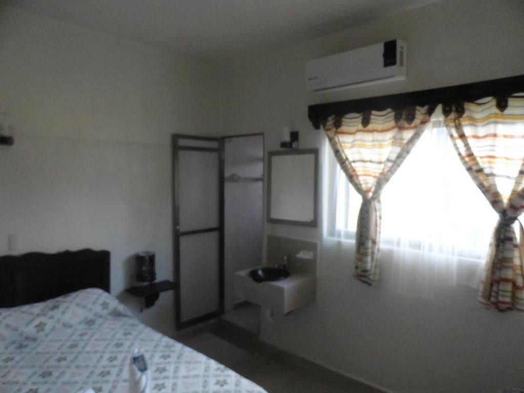 Hotel D' Santiago Palenque Buitenkant foto
